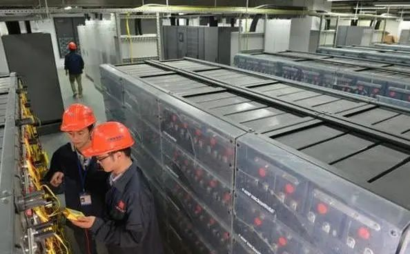 鉛酸蓄電池如何加水來延長電池蓄電能力，需要注意哪些細節(jié)？